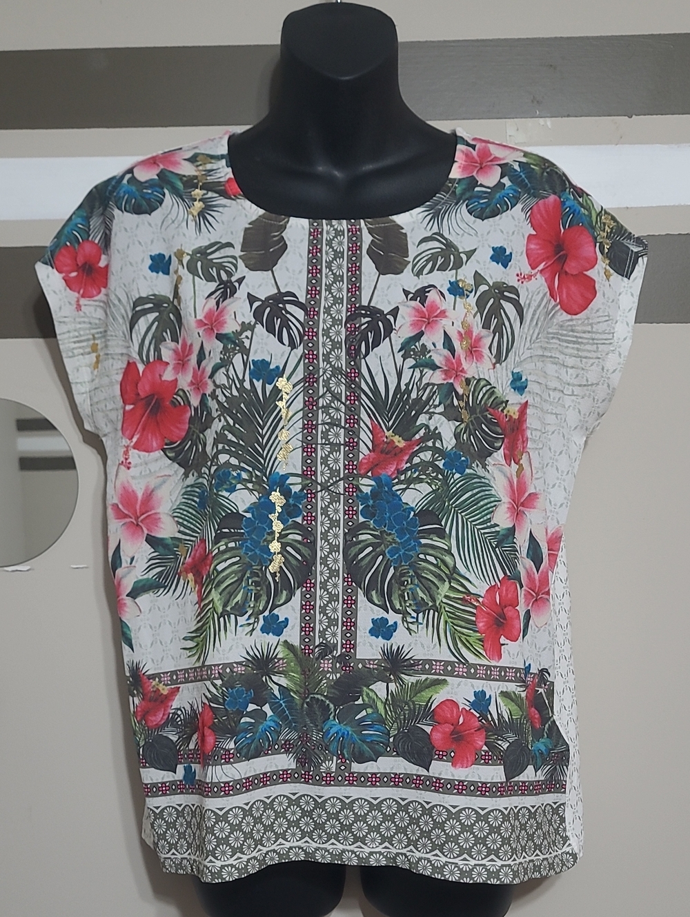 NWOT Les Collections Mat Tropical Floral  Print Cap Sleeve Top Sz Med
